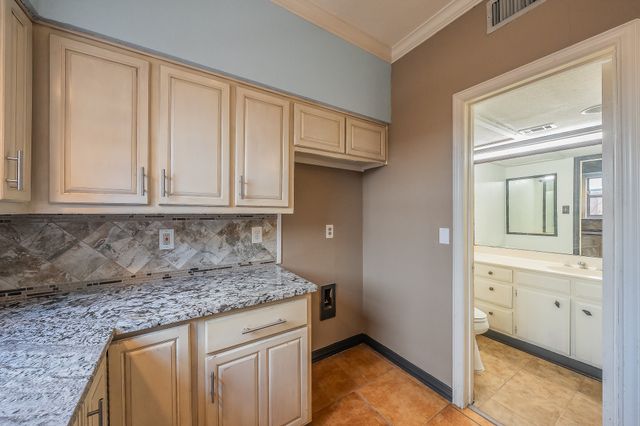 2728 Reagan Street 101, Dallas, TX 75219