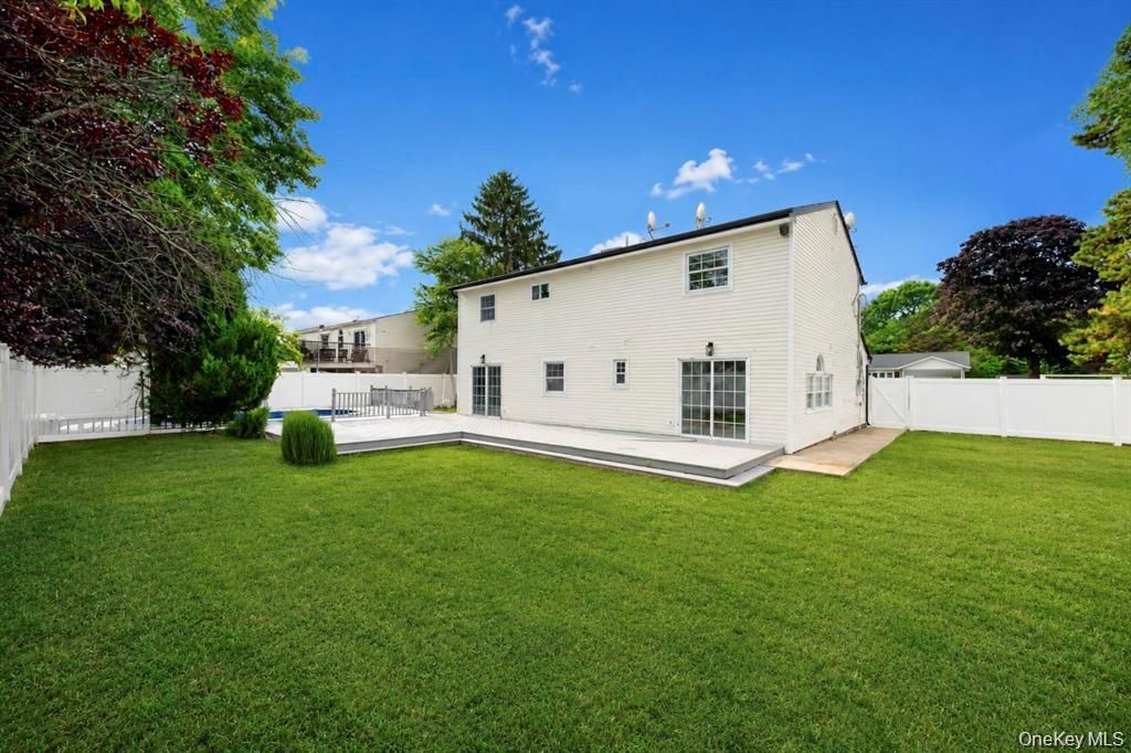 779 Peconic Avenue, West Babylon, NY 11704 — photo 5