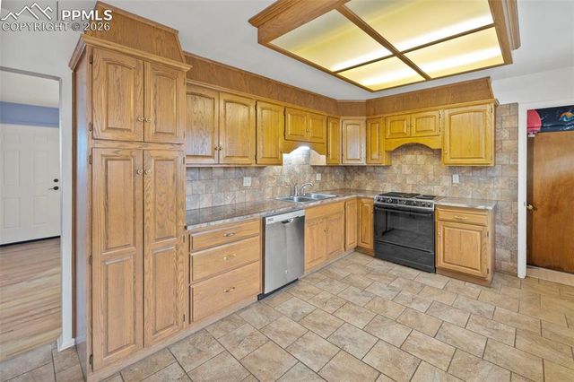 2121 Patrician Way, Colorado Springs, CO 80909