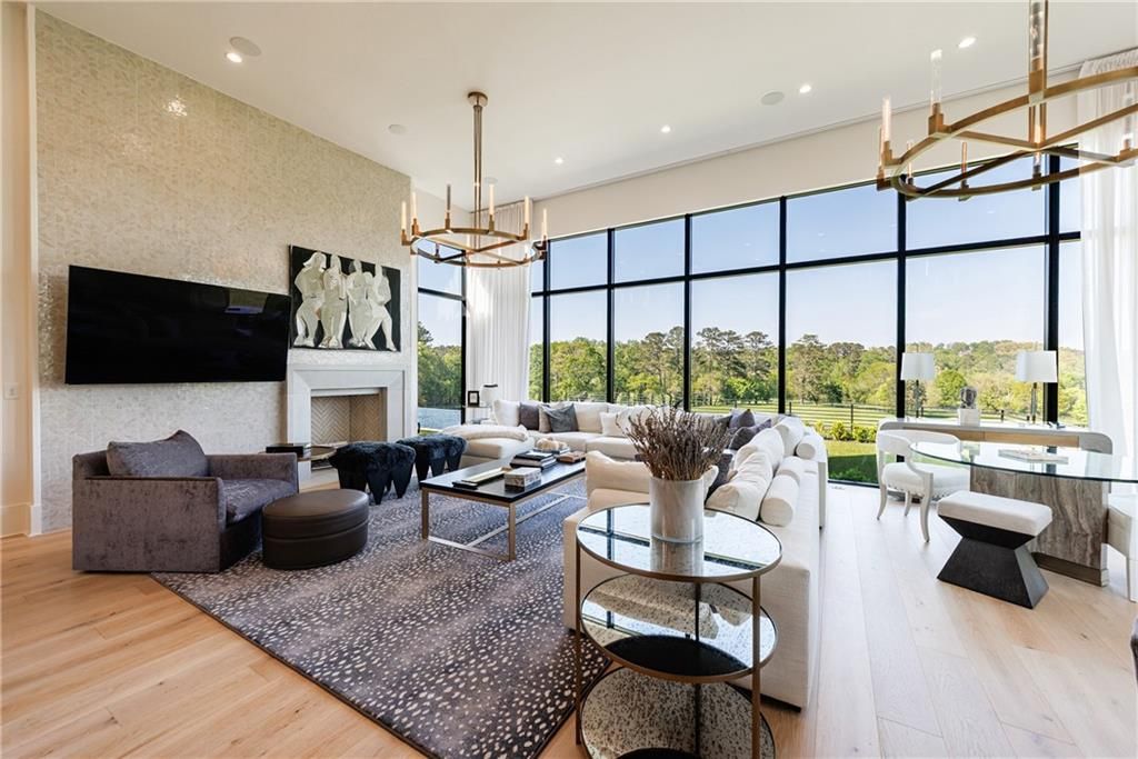 Image 15 of property listing at 14200 Hopewell Road, Milton, GA 30004