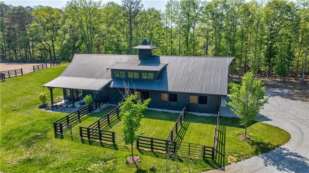 Image 77 of property listing at 14200 Hopewell Road, Milton, GA 30004
