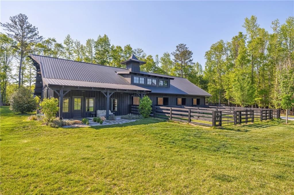 Image 86 of property listing at 14200 Hopewell Road, Milton, GA 30004