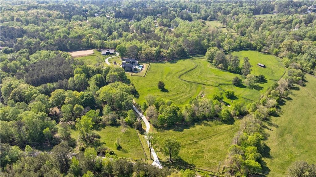 Image 94 of property listing at 14200 Hopewell Road, Milton, GA 30004
