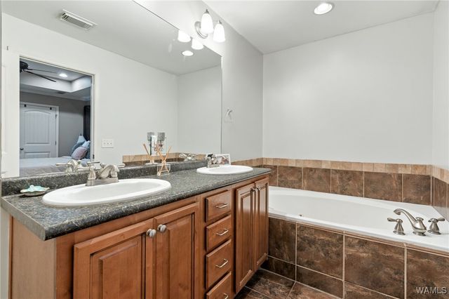 128 Roscommon Rd, Tuscaloosa, AL 35405