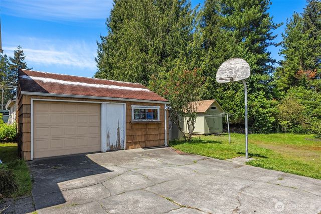 320 NE 185th Street, Shoreline, WA 98155