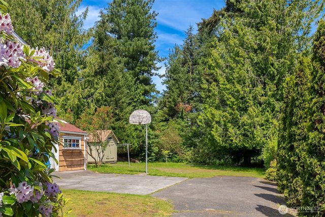 320 NE 185th Street, Shoreline, WA 98155