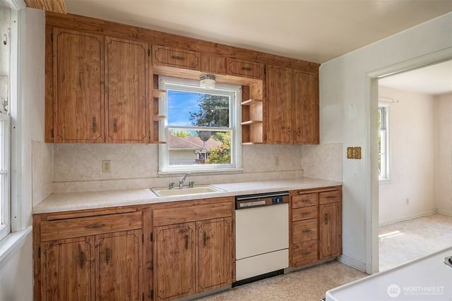 320 NE 185th Street, Shoreline, WA 98155