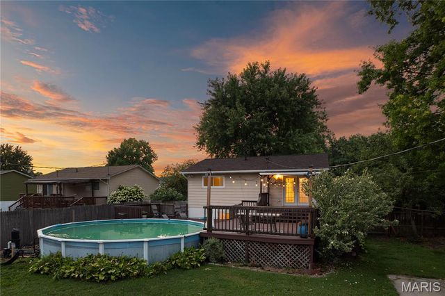 36 Georgetown Drive, Pontoon Beach, IL 62040