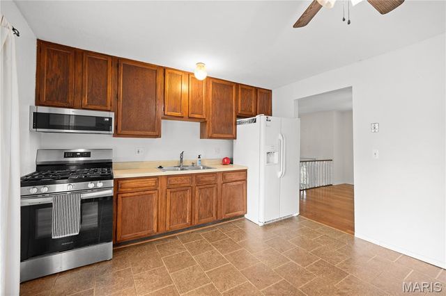 36 Georgetown Drive, Pontoon Beach, IL 62040