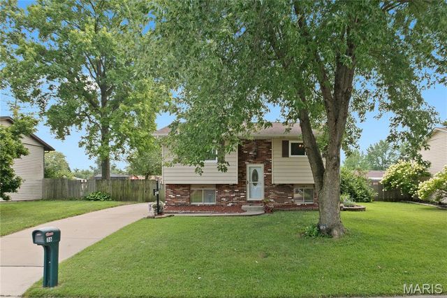 36 Georgetown Drive, Pontoon Beach, IL 62040