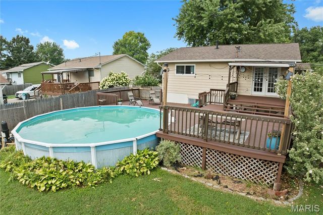 36 Georgetown Drive, Pontoon Beach, IL 62040