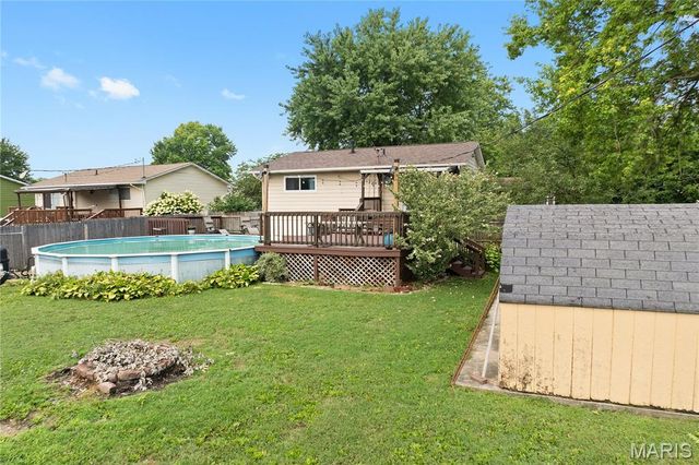 36 Georgetown Drive, Pontoon Beach, IL 62040