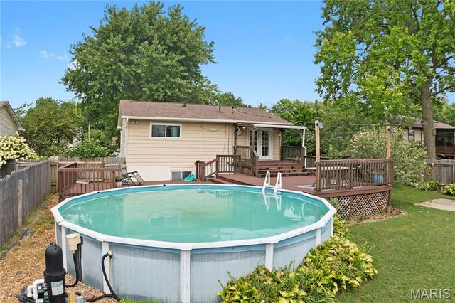 36 Georgetown Drive, Pontoon Beach, IL 62040
