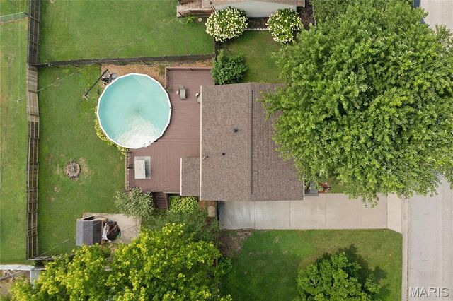 36 Georgetown Drive, Pontoon Beach, IL 62040
