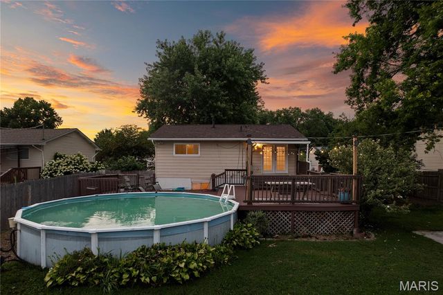 36 Georgetown Drive, Pontoon Beach, IL 62040