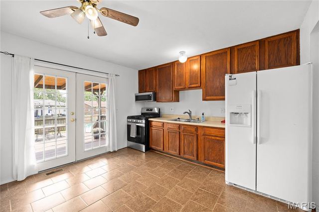 36 Georgetown Drive, Pontoon Beach, IL 62040
