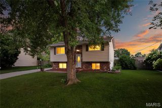 36 Georgetown Drive, Pontoon Beach, IL 62040