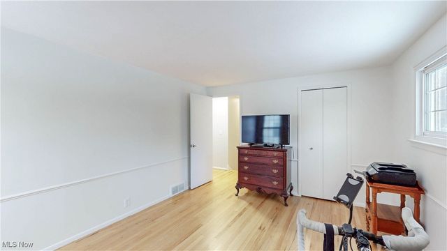 328 Plymouth Drive, Bay Village, OH 44140