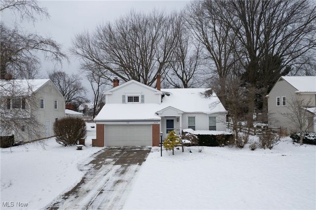 328 Plymouth Drive, Bay Village, OH 44140