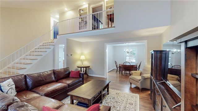 328 Plymouth Drive, Bay Village, OH 44140