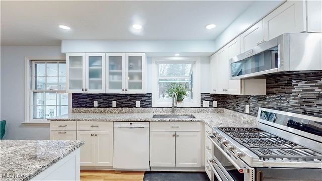 328 Plymouth Drive, Bay Village, OH 44140