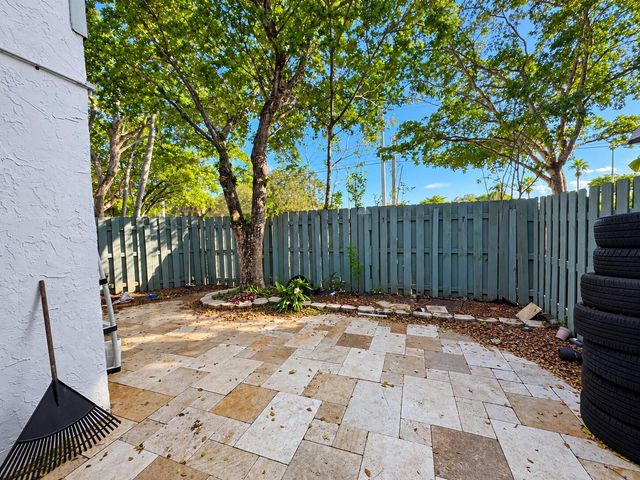 7385 W Sunrise Boulevard, Plantation, FL 33313