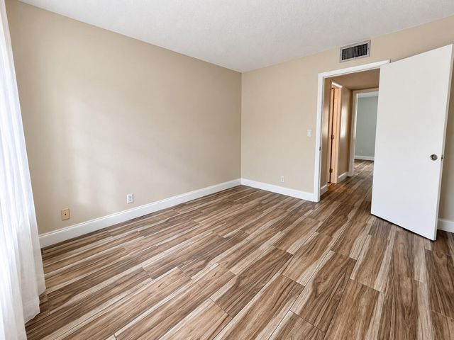 7385 W Sunrise Boulevard, Plantation, FL 33313