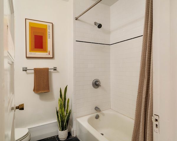 1800 Massachusetts Ave 23, Cambridge, MA 02140