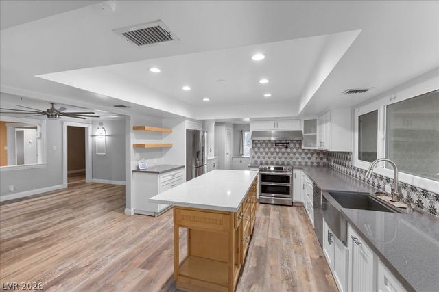 2211 Edgewood Avenue, Las Vegas, NV 89102