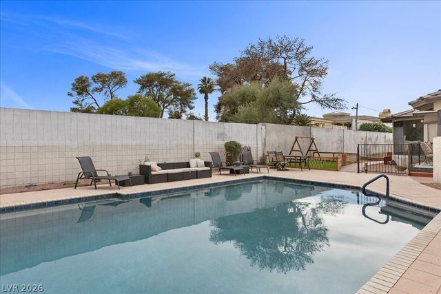 2211 Edgewood Avenue, Las Vegas, NV 89102