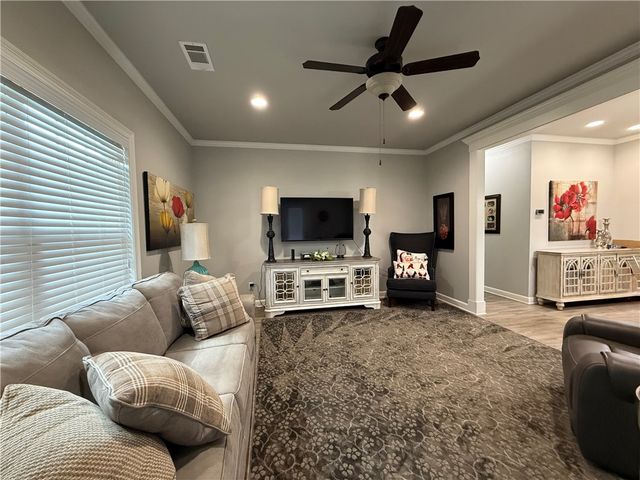 213 Cobblestone Court, Russellville, AR 72801