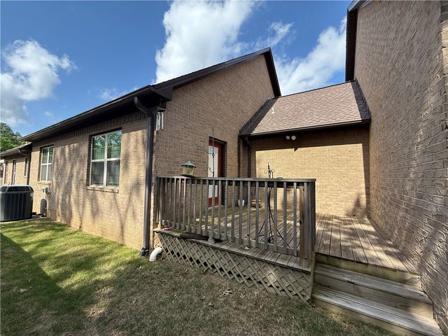 213 Cobblestone Court, Russellville, AR 72801