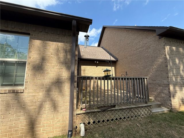 213 Cobblestone Court, Russellville, AR 72801