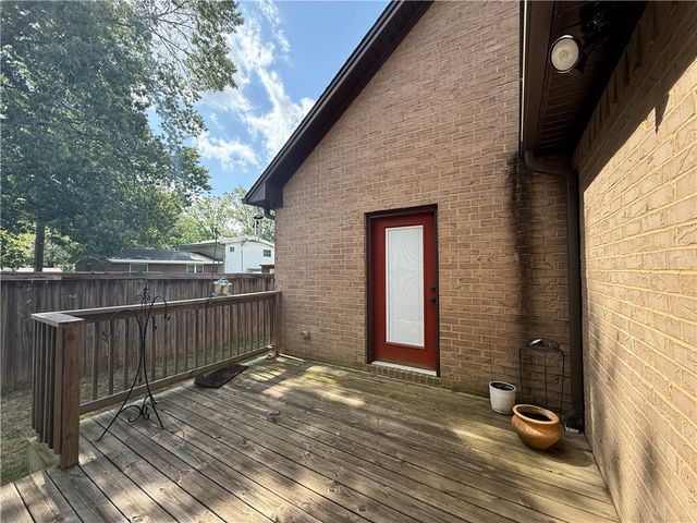 213 Cobblestone Court, Russellville, AR 72801