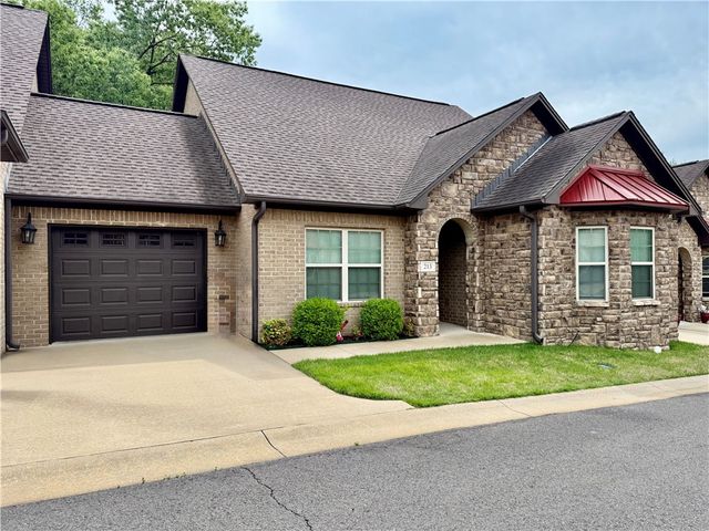 213 Cobblestone Court, Russellville, AR 72801