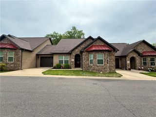 213 Cobblestone Court, Russellville, AR 72801