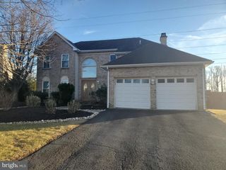 2667 WOODSVIEW DR, Bensalem, PA 19020