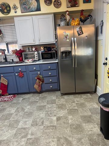 306 W WASHINGTON AVENUE, Iowa Park, TX 76367