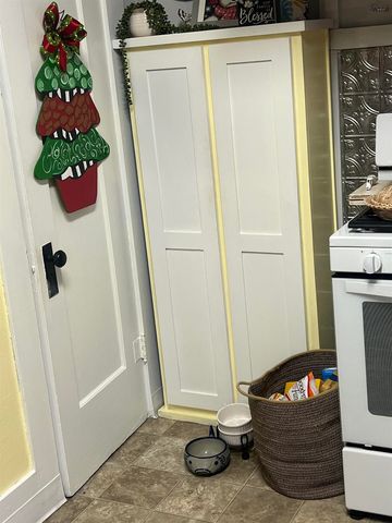 306 W WASHINGTON AVENUE, Iowa Park, TX 76367