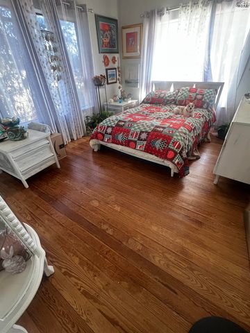 306 W WASHINGTON AVENUE, Iowa Park, TX 76367