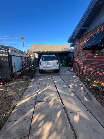 306 W WASHINGTON AVENUE, Iowa Park, TX 76367