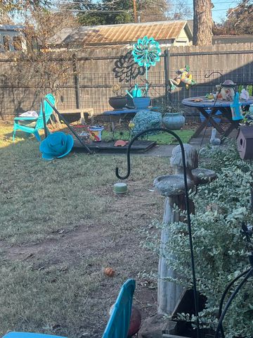 306 W WASHINGTON AVENUE, Iowa Park, TX 76367