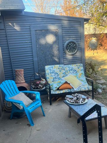 306 W WASHINGTON AVENUE, Iowa Park, TX 76367