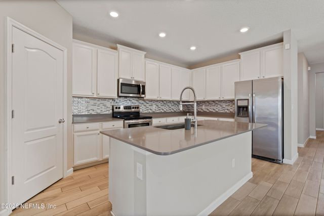 1694 MATHEWS MANOR Drive, Jacksonville, FL 32211