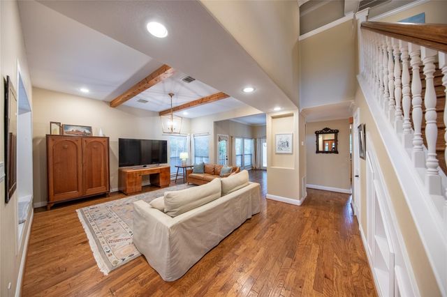 10 Featherfall Place, The Woodlands, TX 77381