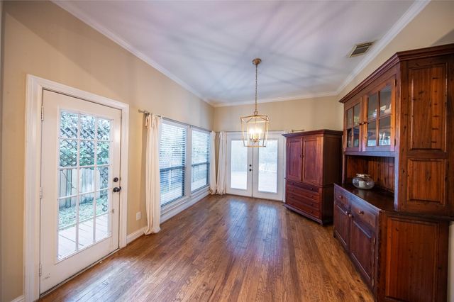 10 Featherfall Place, The Woodlands, TX 77381