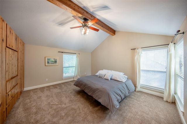 10 Featherfall Place, The Woodlands, TX 77381