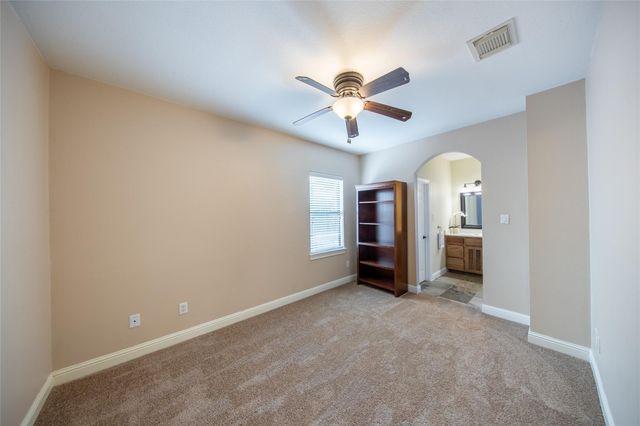 10 Featherfall Place, The Woodlands, TX 77381