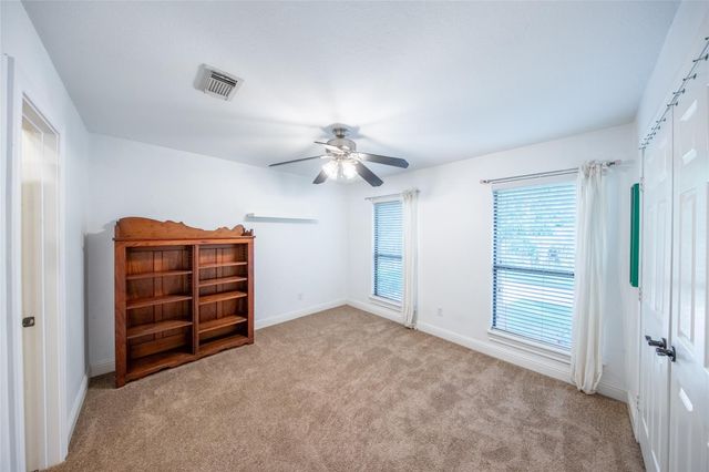 10 Featherfall Place, The Woodlands, TX 77381