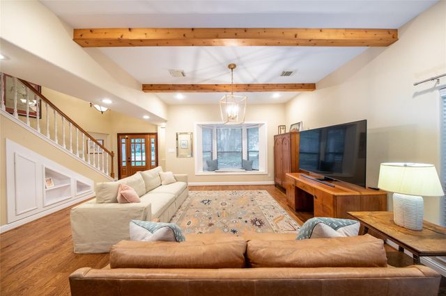 10 Featherfall Place, The Woodlands, TX 77381